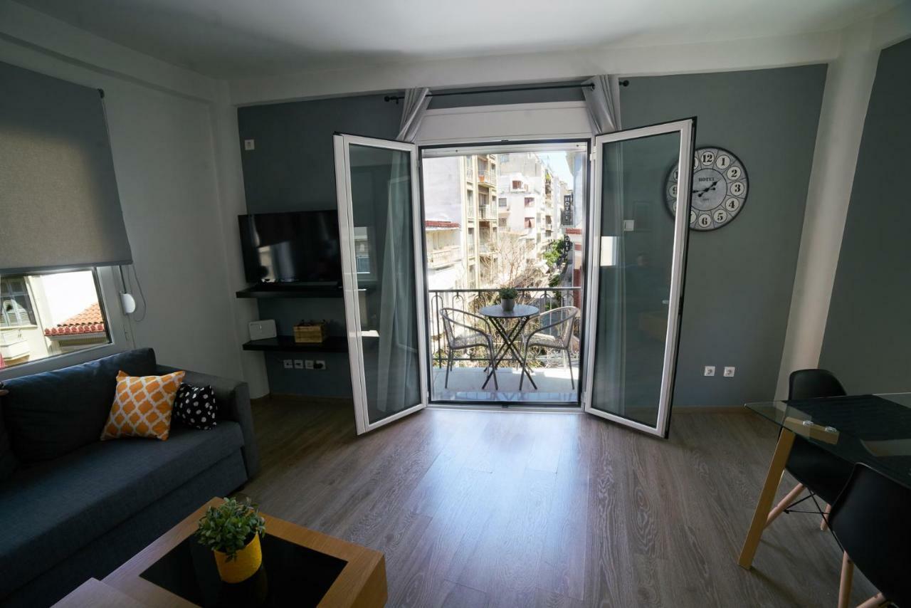 V&V Central & Elegant Apartment アテネ エクステリア 写真